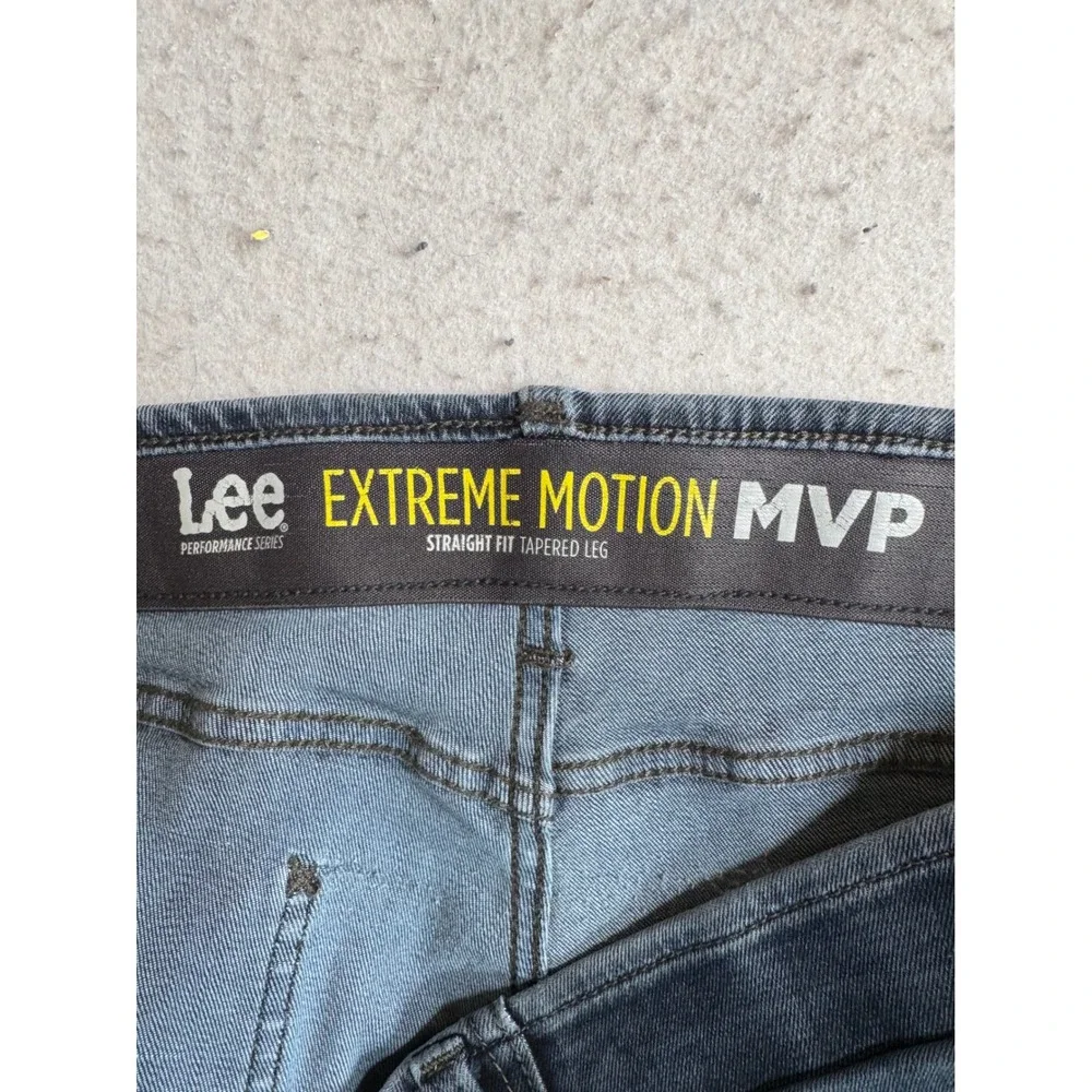 Lee Extreme Motion MVP Jeans Mens 44x29 Straight Fit Tapered Leg Dark Wash Blue